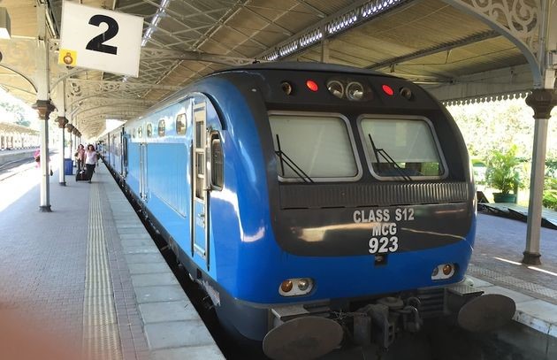 中國為斯里蘭卡打造的藍色列車