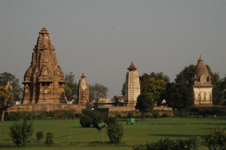 卡朱拉候亞利安式的印度廟