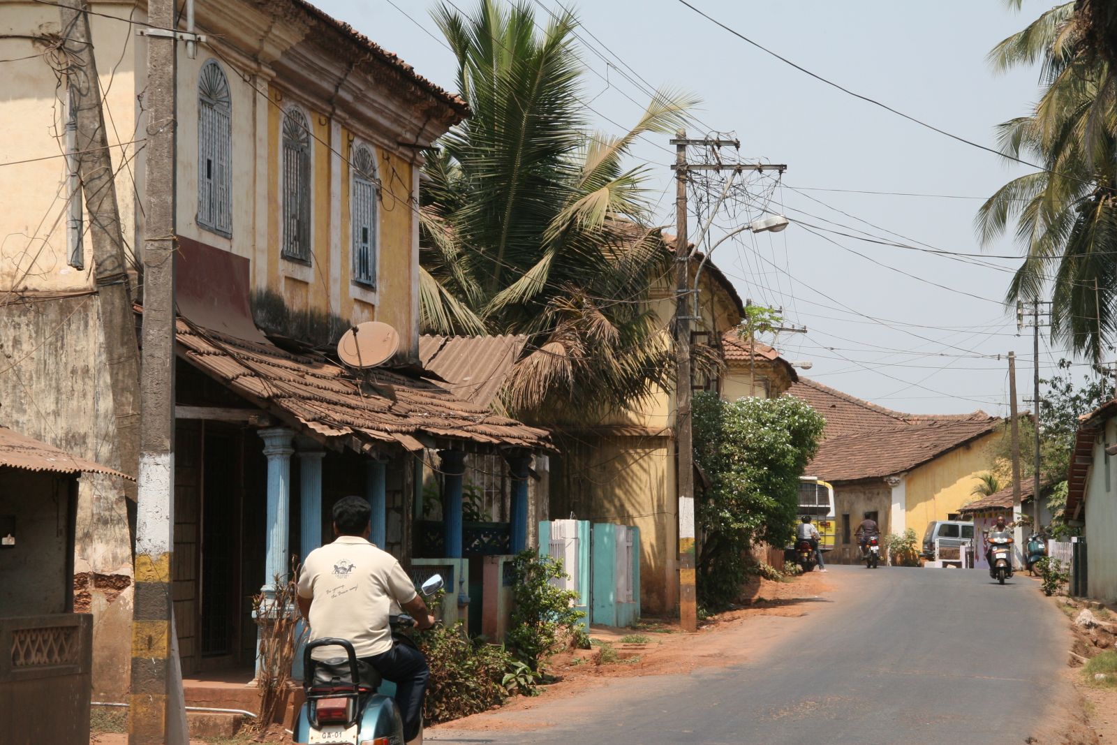 今日果亞街景，在印度日常中帶有歐風特色