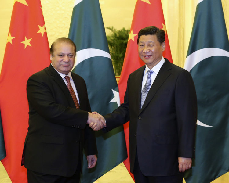 (141108) -- BEIJING, Nov. 8, 2014 (Xinhua) -- Chinese President Xi Jinping (R) shakes hands with Pakistani Prime Minister Nawaz Sharif during their meeting at the Great Hall of the People in Beijing, capital of China, Nov. 8, 2014. (Xinhua/Ding Lin) (wjq)